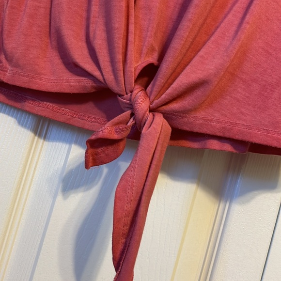 Knotted loose fitted t-shirt - Picture 2 of 7